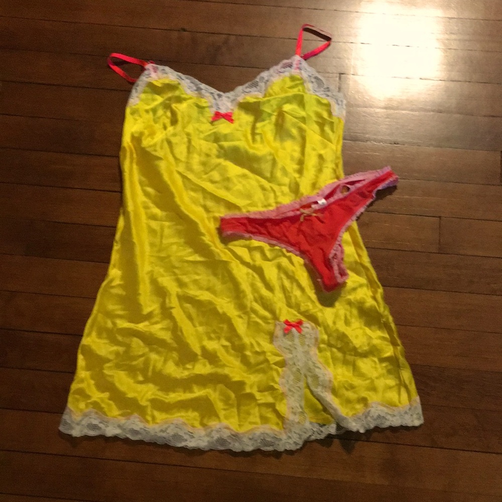 VICTORIAS SECRET CHEMISE AND AEROPOSTALE THONG NWT